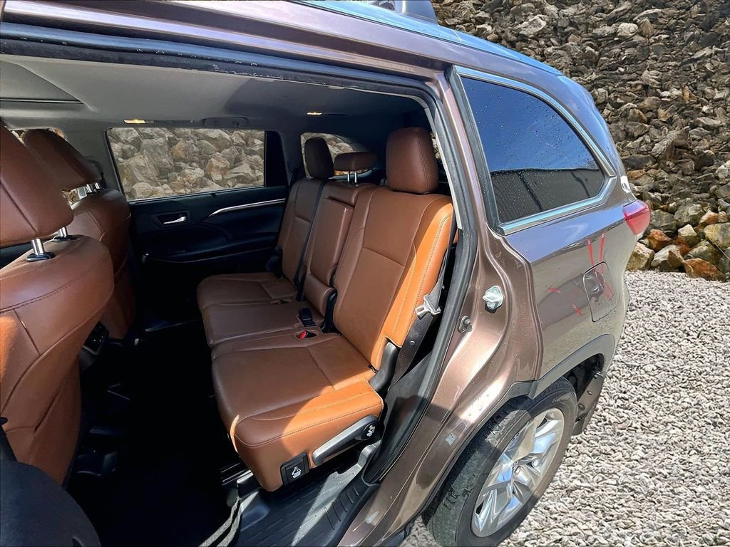 Used 2019 Toyota Highlander Limited AWD/4WD image 20