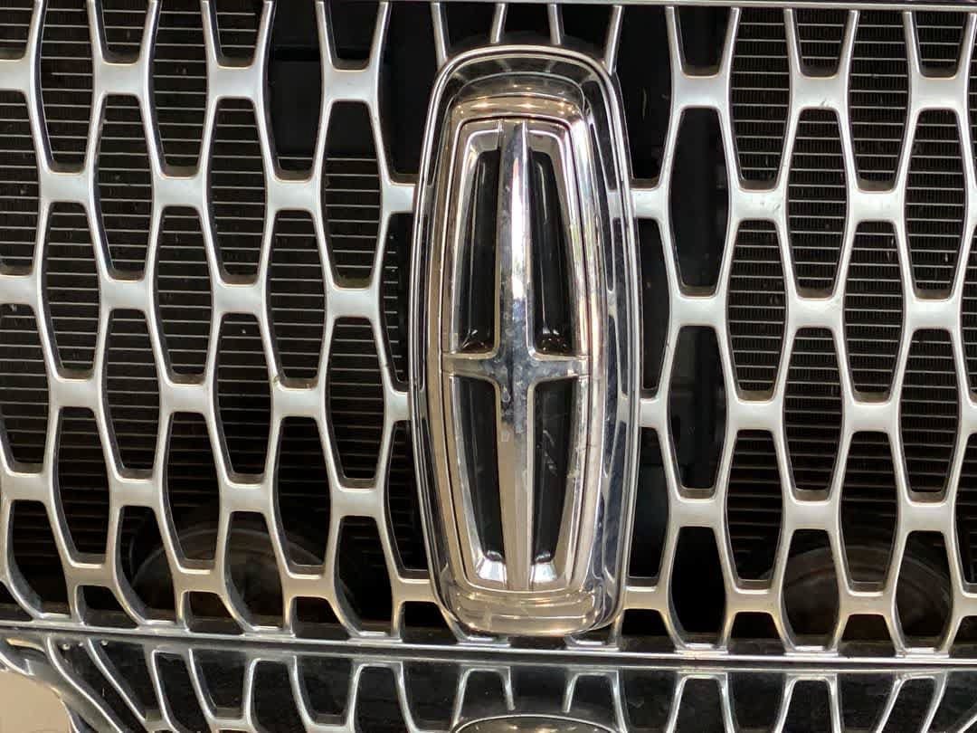 Used 2019 Lincoln Nautilus Select AWD/4WD image 10