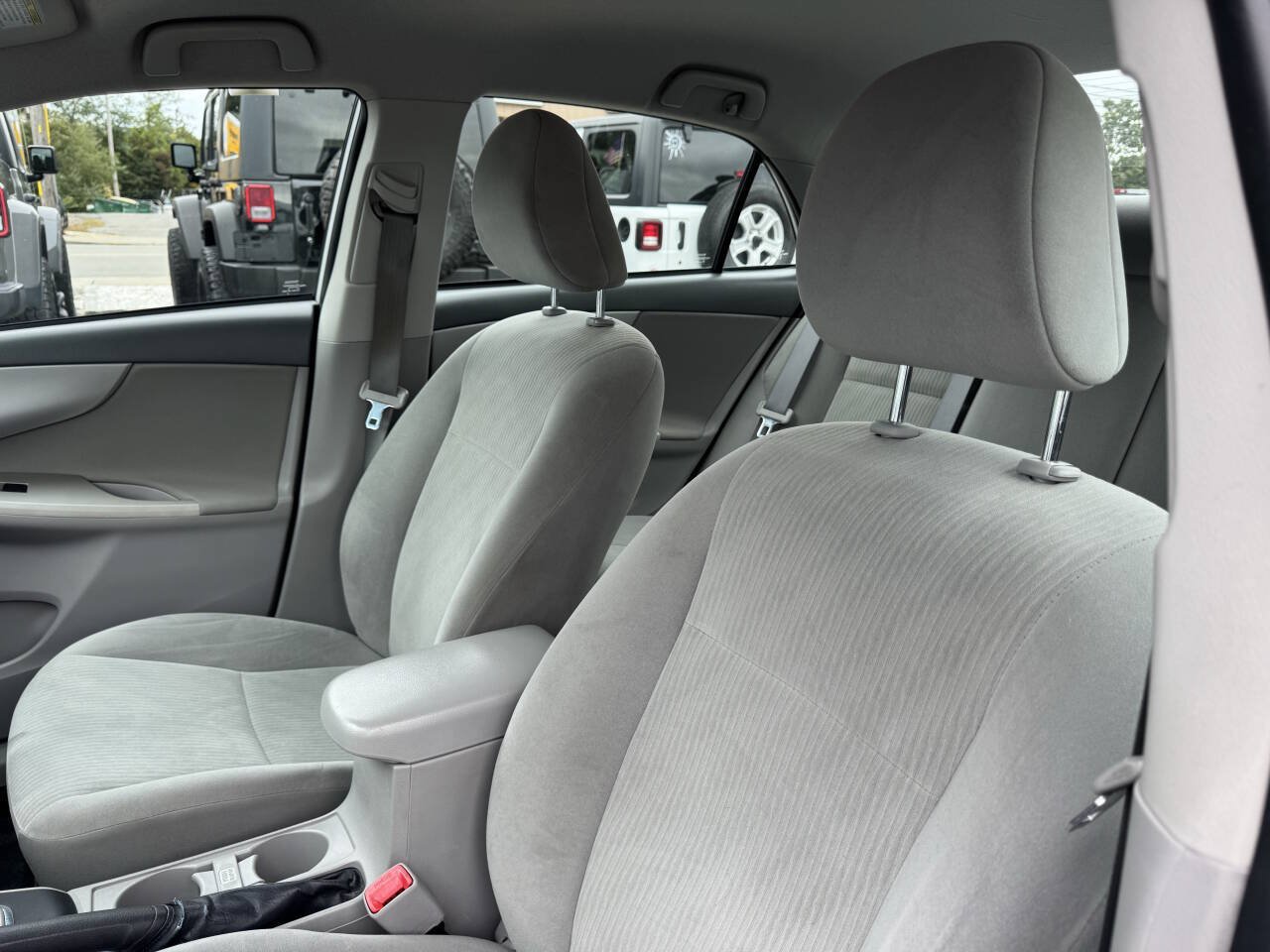 Used 2010 Toyota Corolla LE FWD image 13