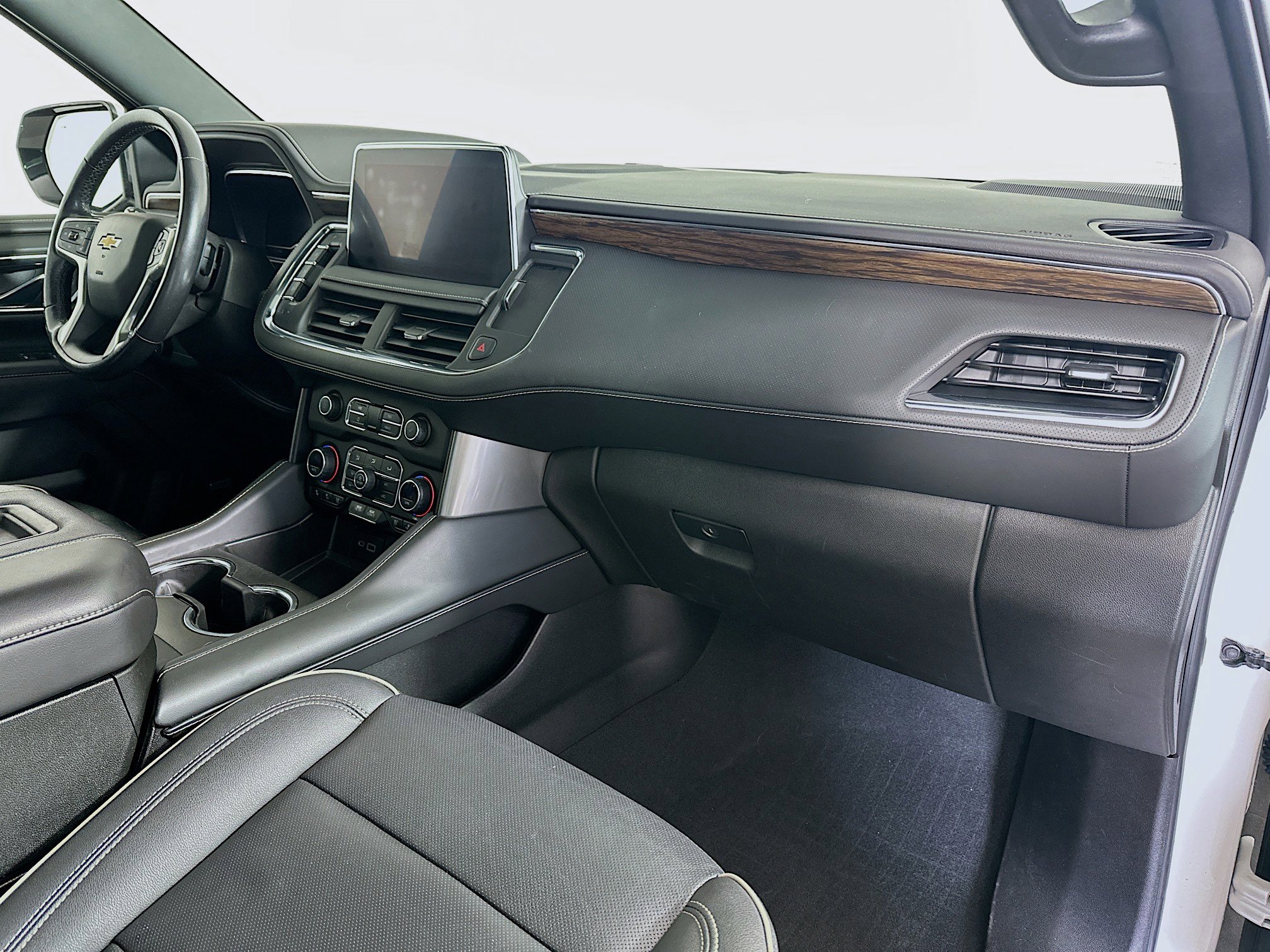 Used 2023 Chevrolet Suburban Premier image 31