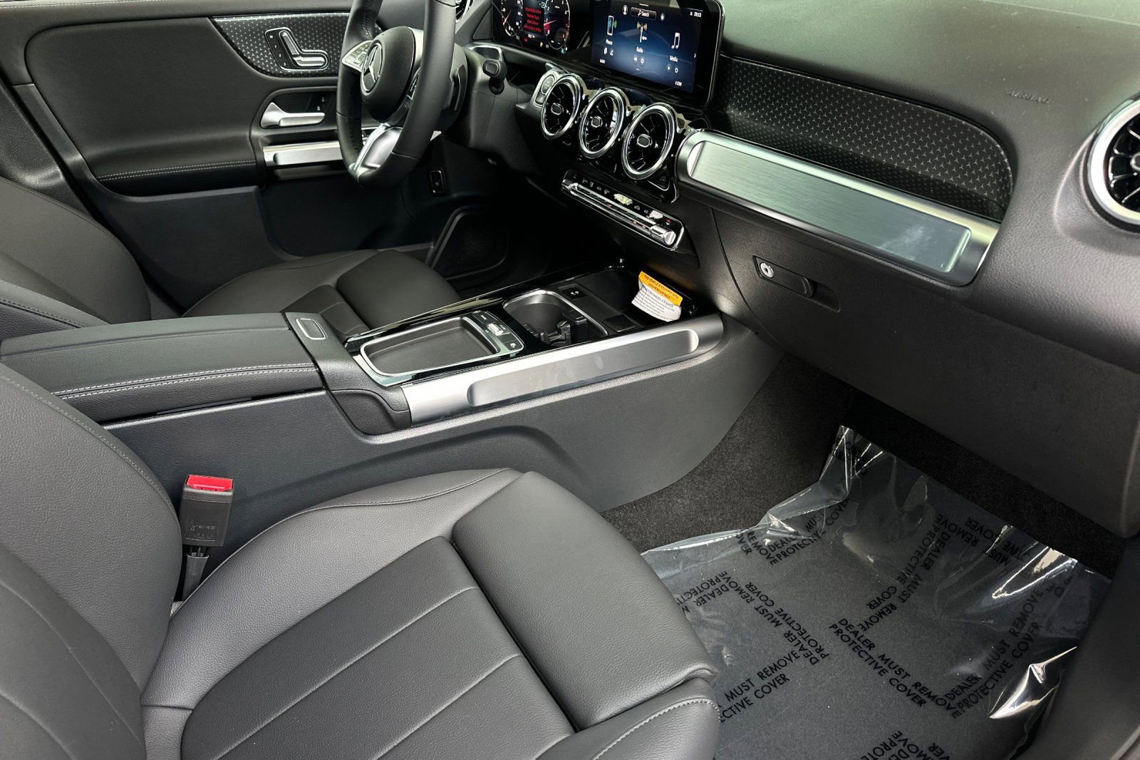 New 2025 Mercedes-Benz GLB 250 image 7