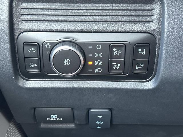 New 2026 Ford F250 Lariat w/ Black Appearance Package image 25