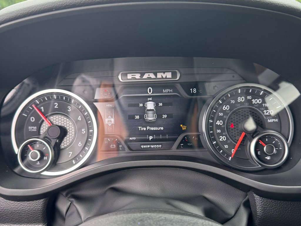 New 2026 RAM 1500 4x4 Crew Cab image 21