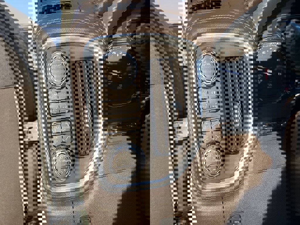 Used 2021 GMC Sierra 1500 SLT w/ SLT Premium Plus Package image 26