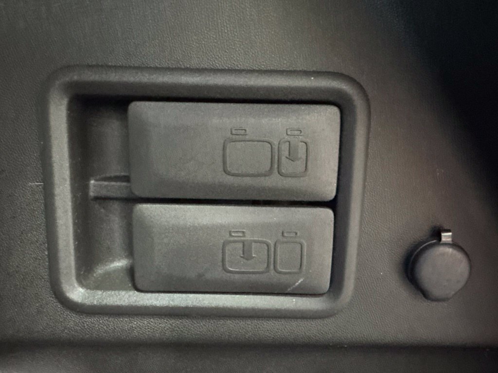 Used 2020 Chevrolet Equinox LT FWD image 25
