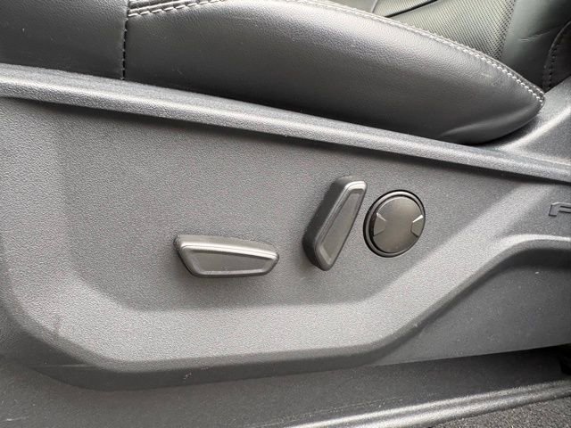 Used 2025 Ford Expedition Platinum image 41