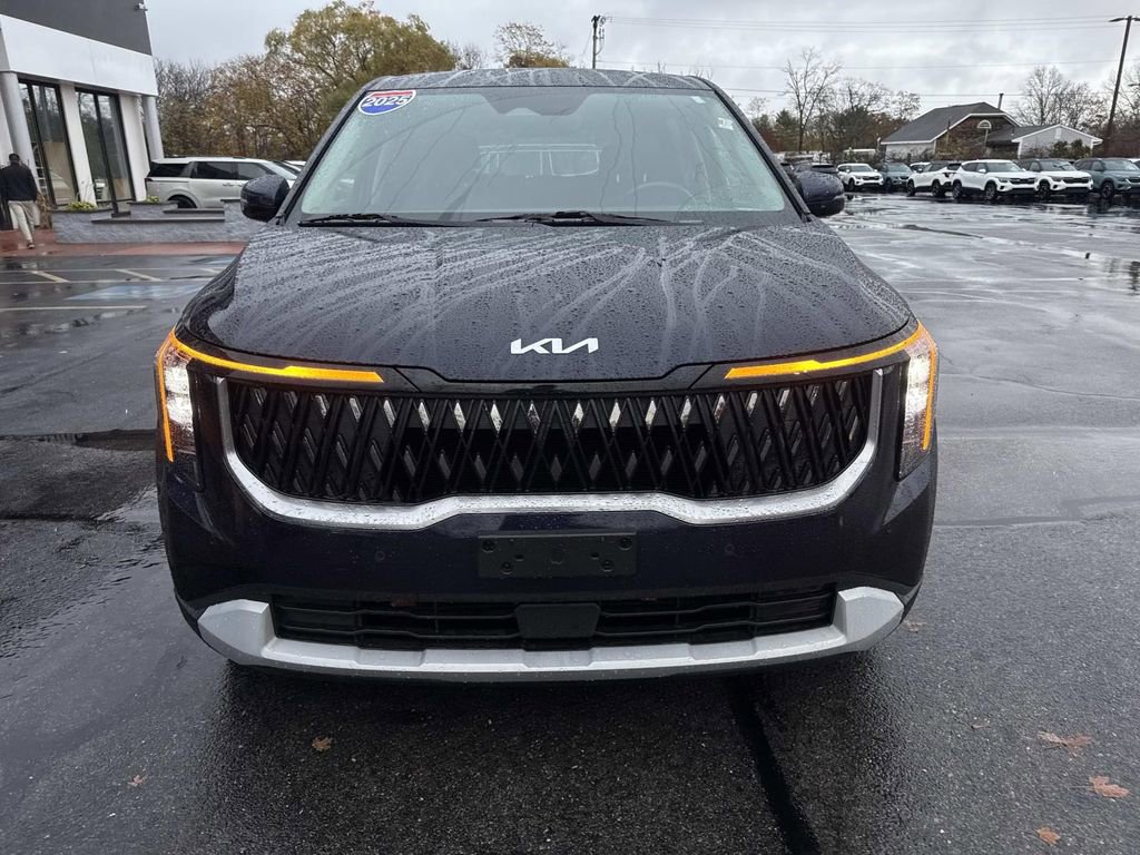 Used 2025 Kia Carnival image 10