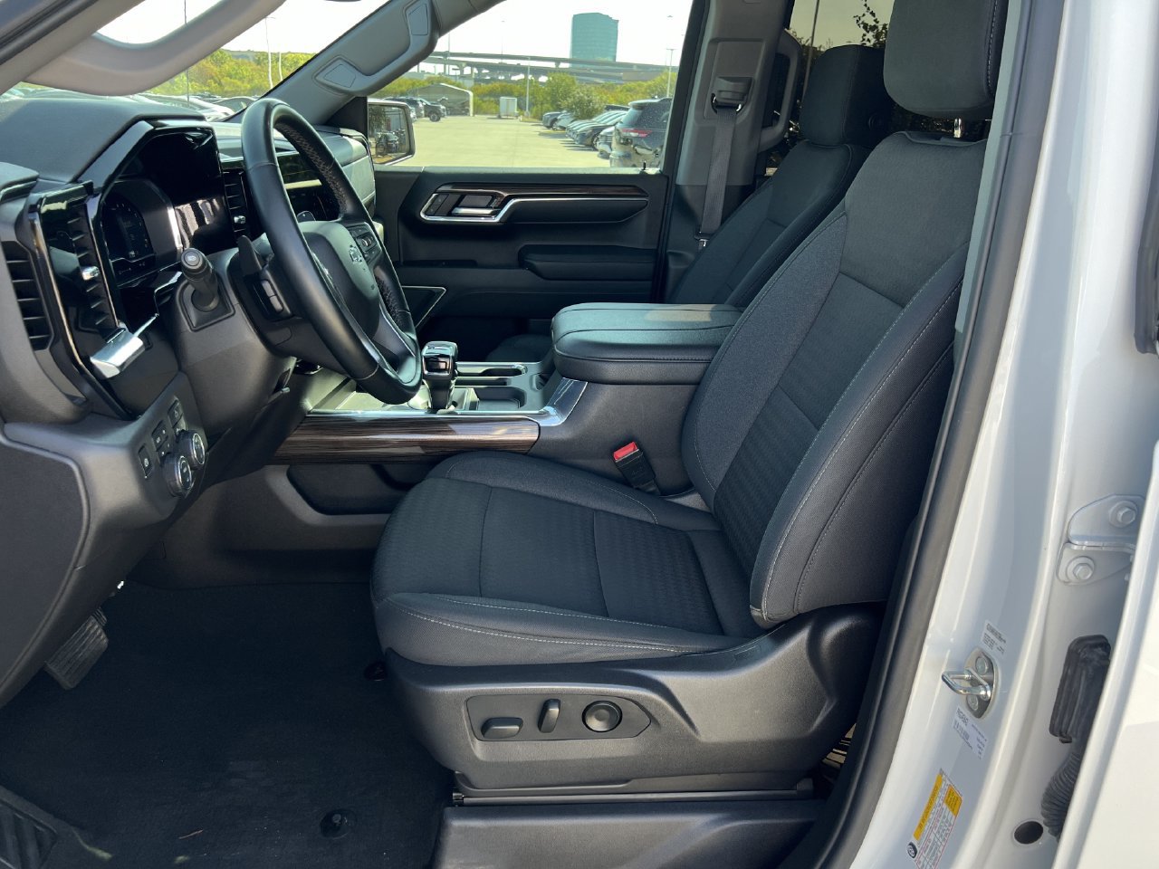 Used 2024 Chevrolet Silverado 1500 LT Trail Boss w/ Protection Package AWD/4WD image 11