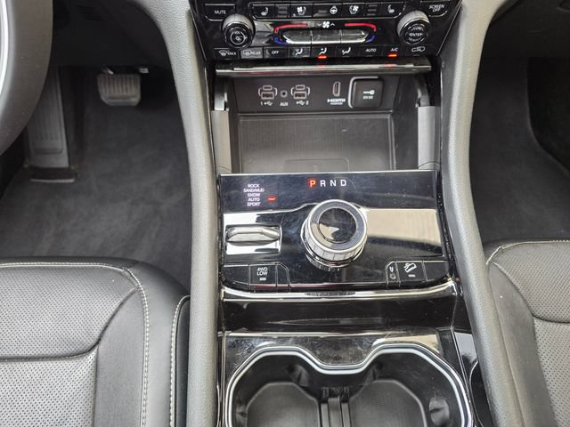 Used 2022 Jeep Grand Cherokee Limited 4xe w/ Luxury Tech Group II AWD/4WD image 36