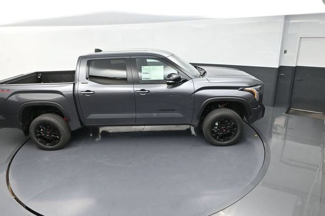 Used 2025 Toyota Tundra Limited w/ TRD Off-Road Package AWD/4WD image 29