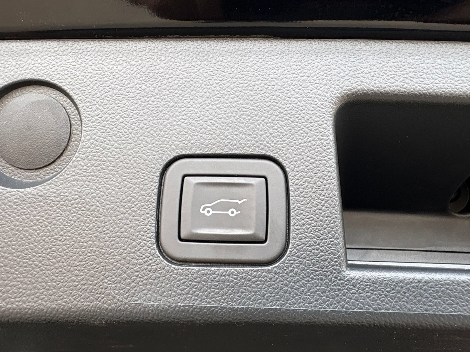 Used 2025 Chevrolet Equinox RS w/ Convenience Package III FWD image 17