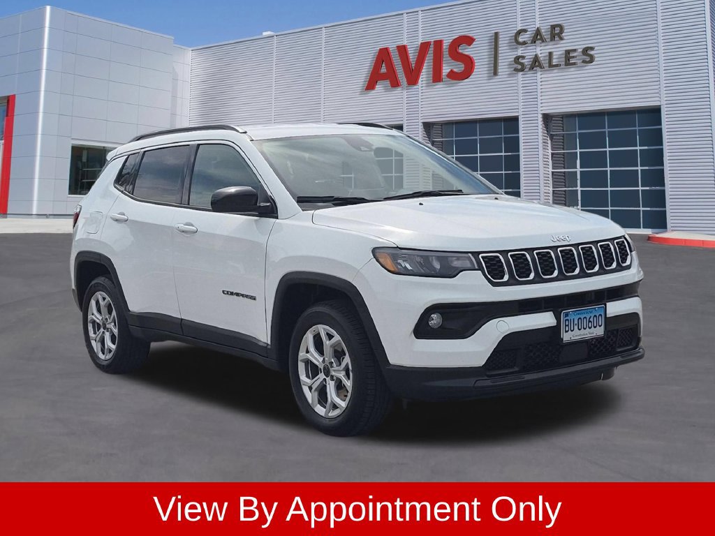 Used 2025 Jeep Compass Latitude AWD/4WD image 3