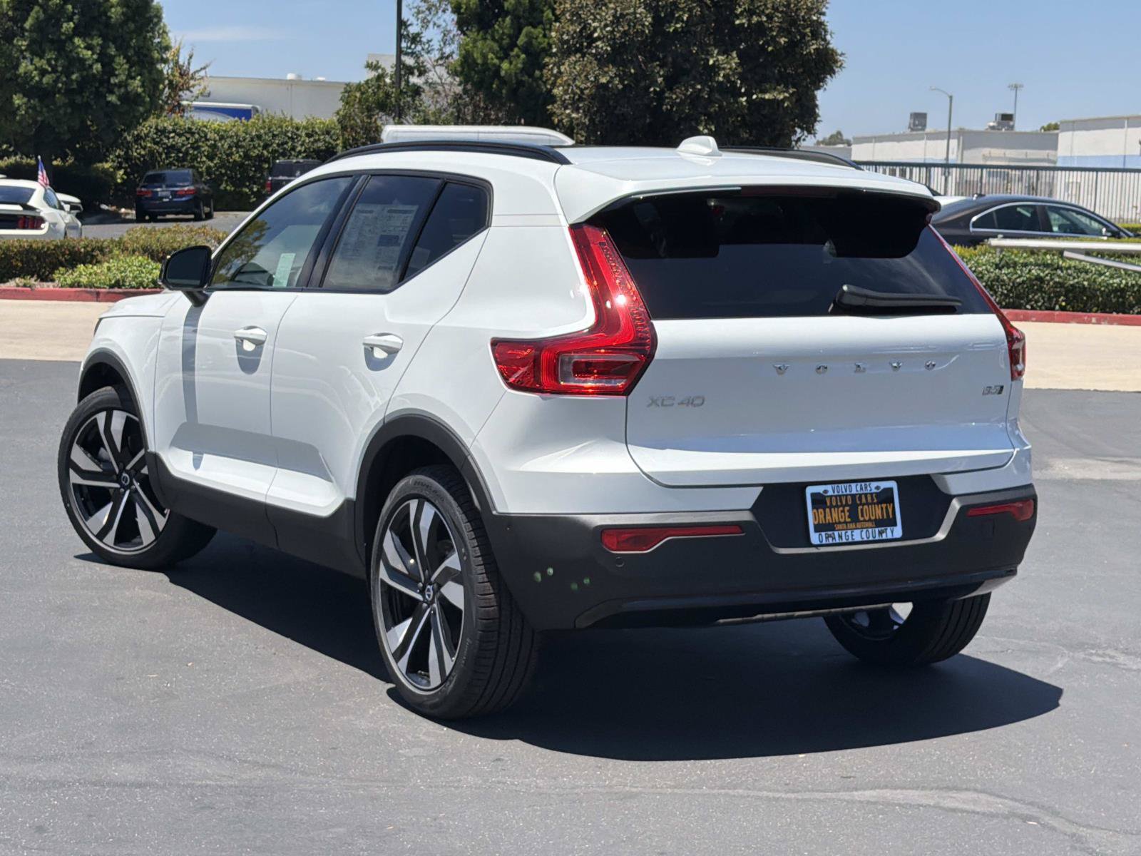 New 2026 Volvo XC40 B5 Ultra w/ Climate Package AWD/4WD image 5