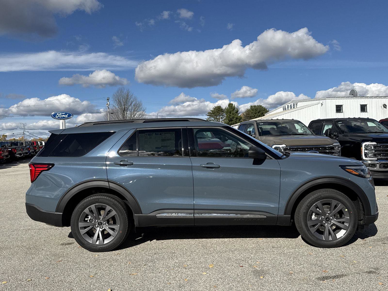New 2025 Ford Explorer Active w/ Active Comfort Package image 8