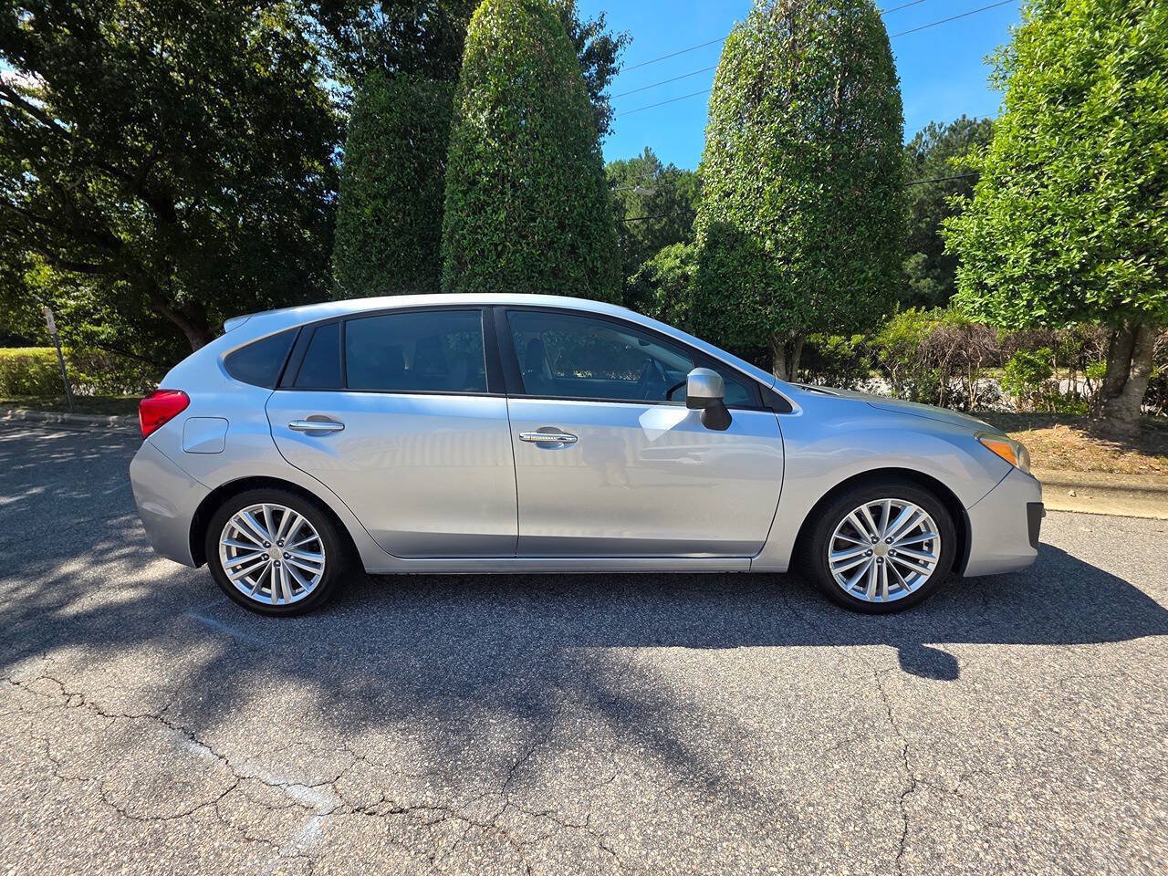 Used 2013 Subaru Impreza 2.0i Limited w/ Popular Pkg 1 AWD/4WD image 6