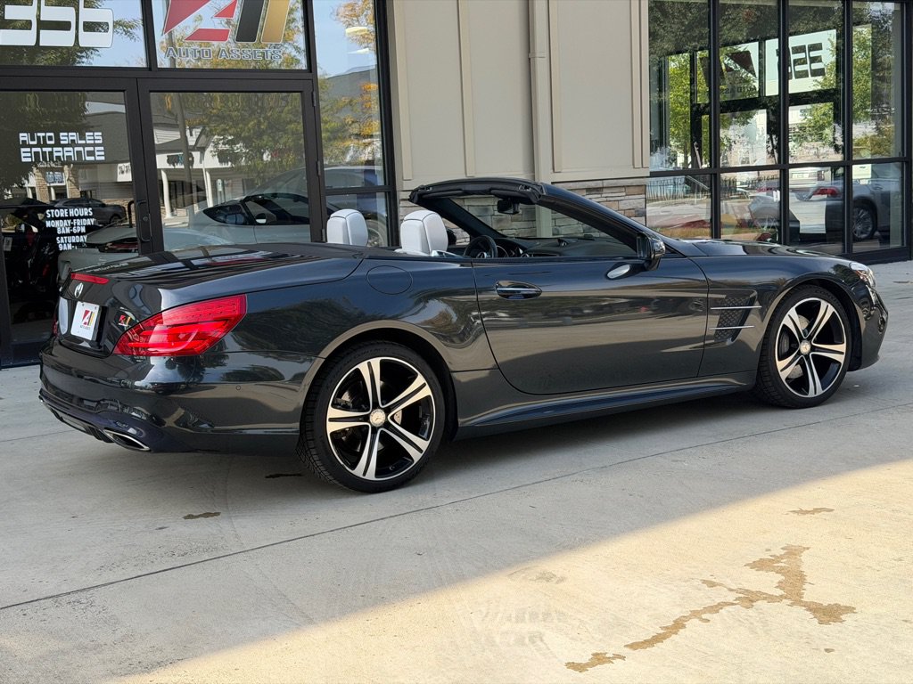 Used 2017 Mercedes-Benz SL 450 w/ Premium I Package image 26