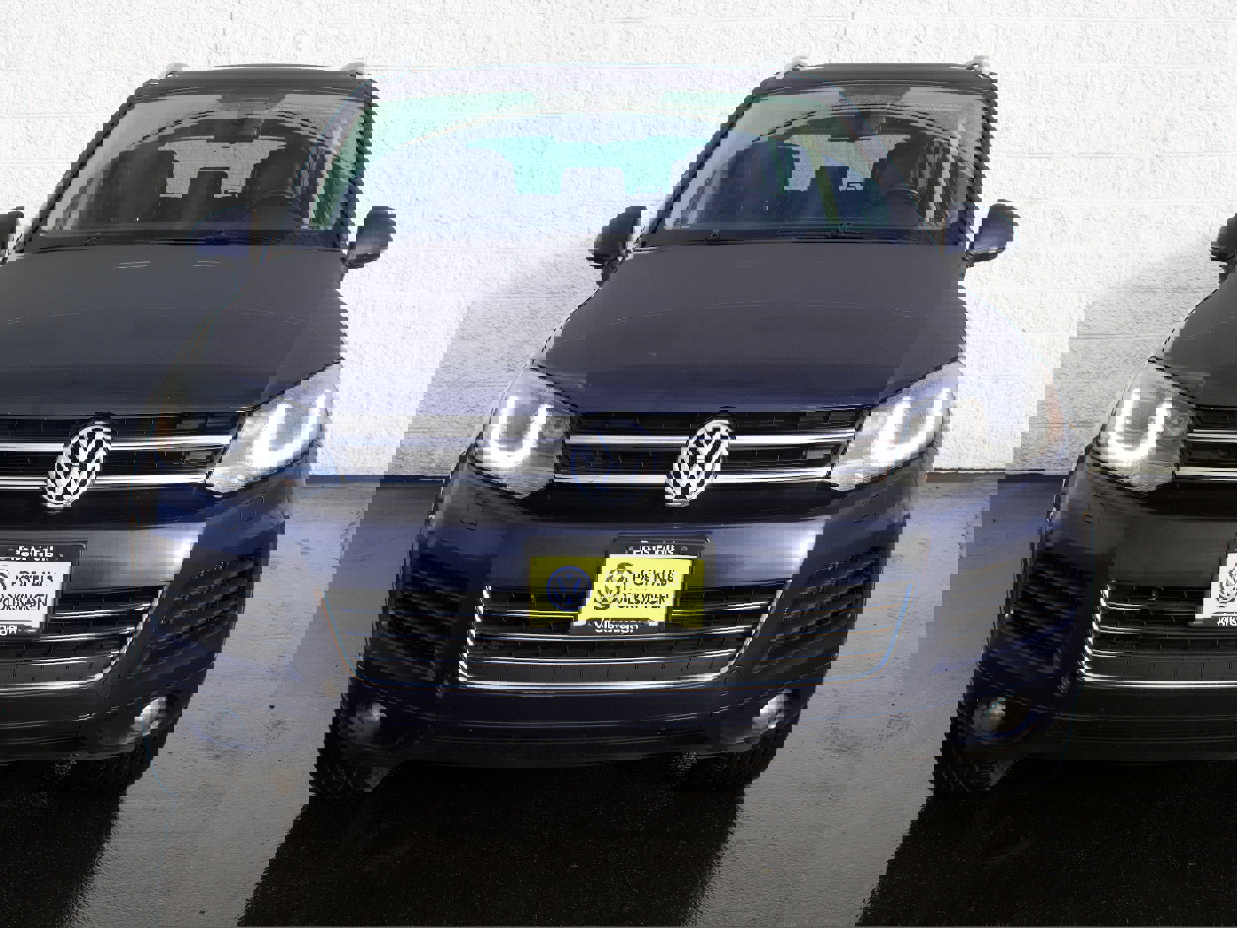 Used 2013 Volkswagen Touareg Executive image 2