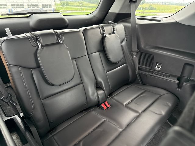 Used 2024 Ford Explorer XLT w/ Equipment Group 202A AWD/4WD image 16