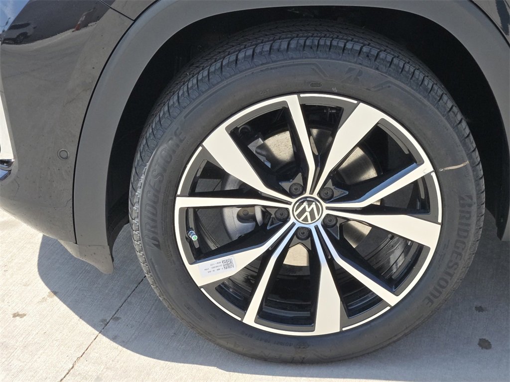 New 2025 Volkswagen Atlas SEL Premium R-Line image 13