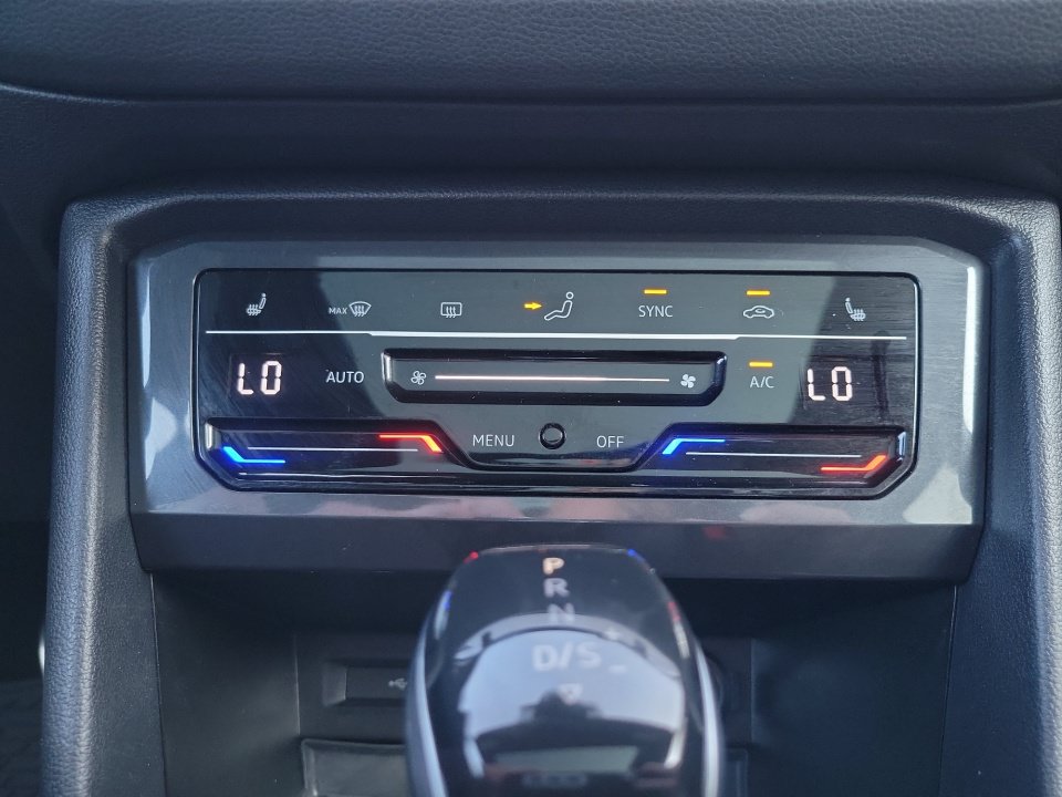 Certified 2022 Volkswagen Tiguan SEL R-Line AWD/4WD image 22