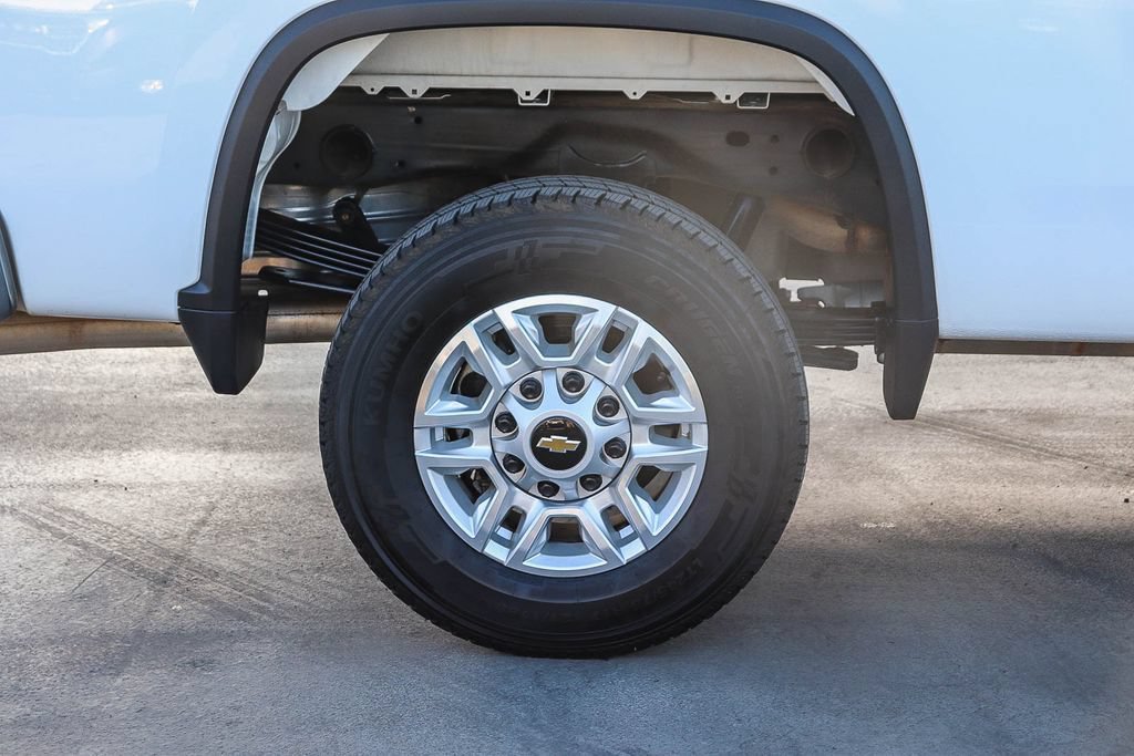Used 2025 Chevrolet Silverado 2500 LT AWD/4WD image 6