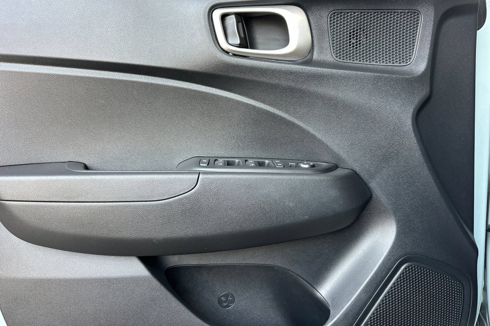 Certified 2026 Hyundai Venue SE FWD image 12