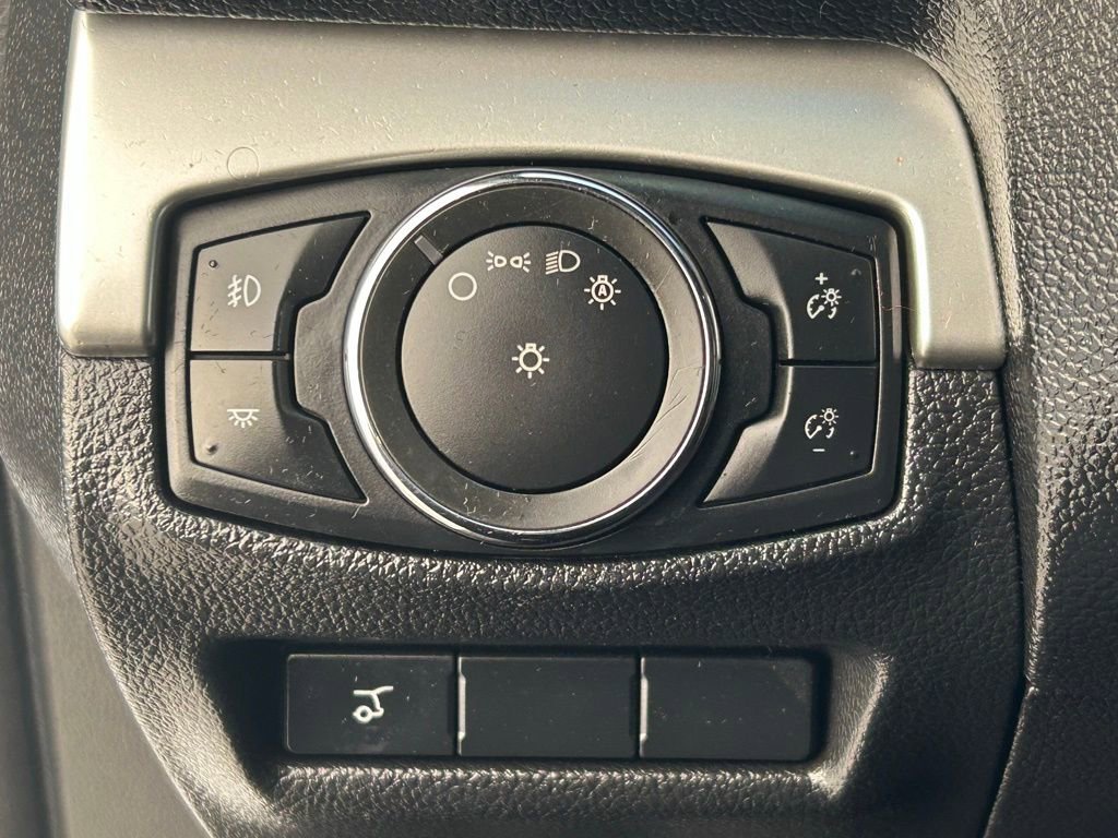 Used 2017 Ford Explorer XLT w/ Equipment Group 202A image 32