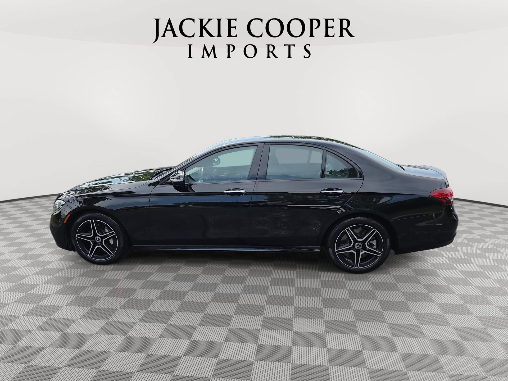 Used 2023 Mercedes-Benz E 450 4MATIC Sedan image 8