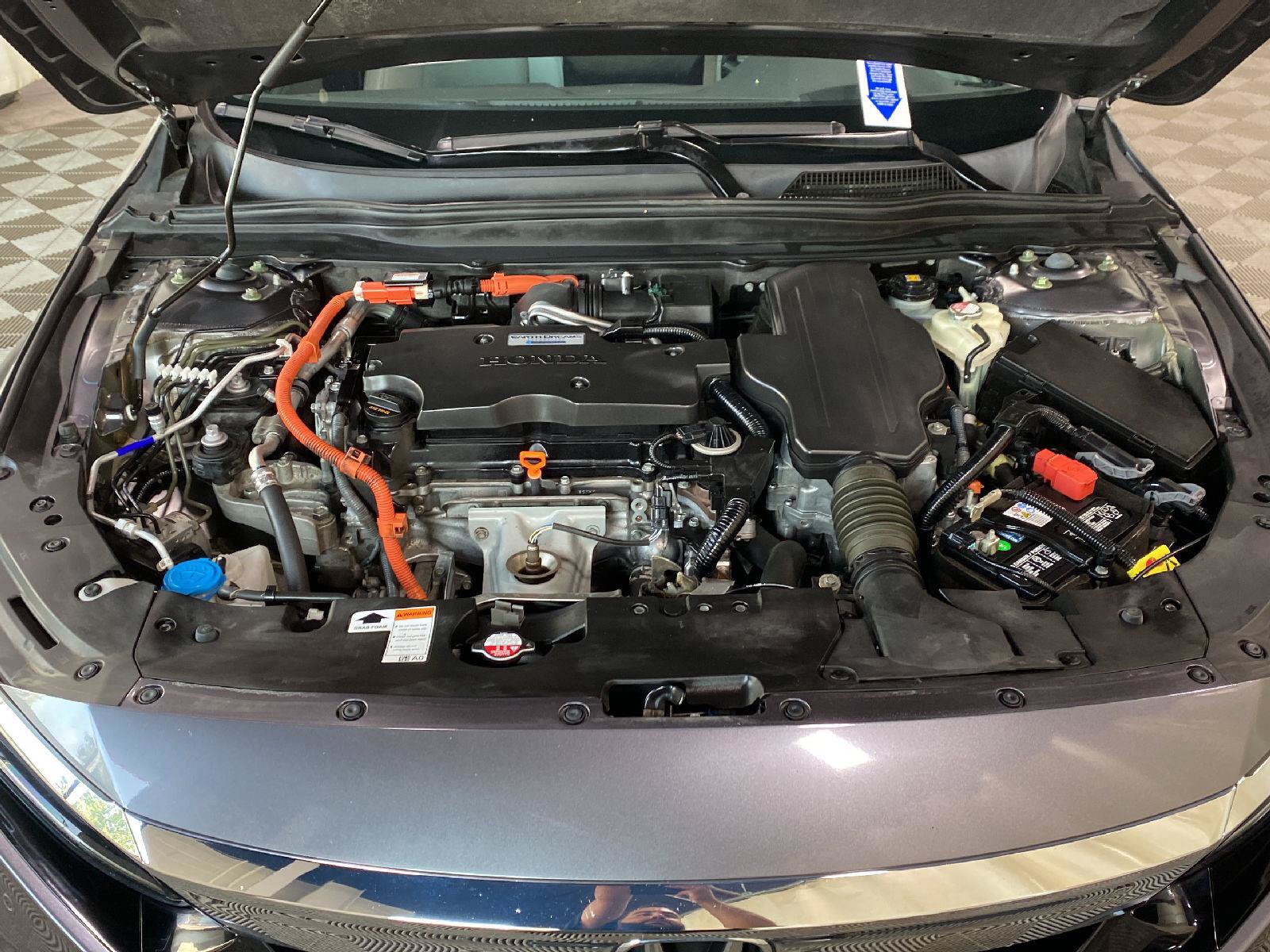 Used 2018 Honda Accord Touring image 11