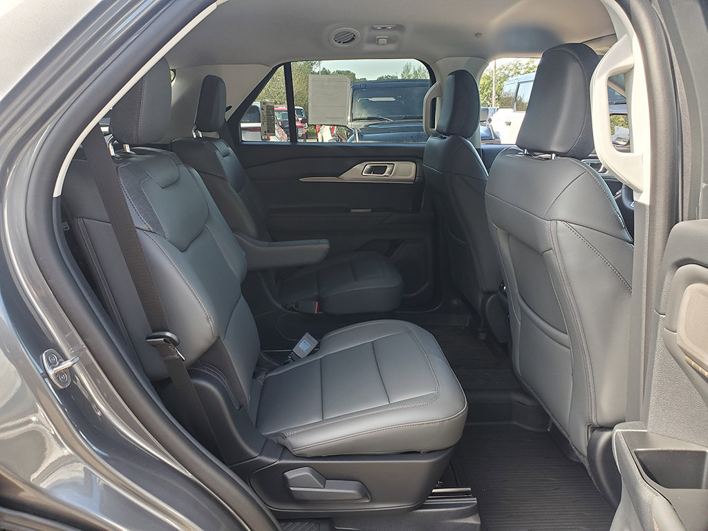 New 2026 Ford Explorer Active w/ Active Comfort Package AWD/4WD image 18