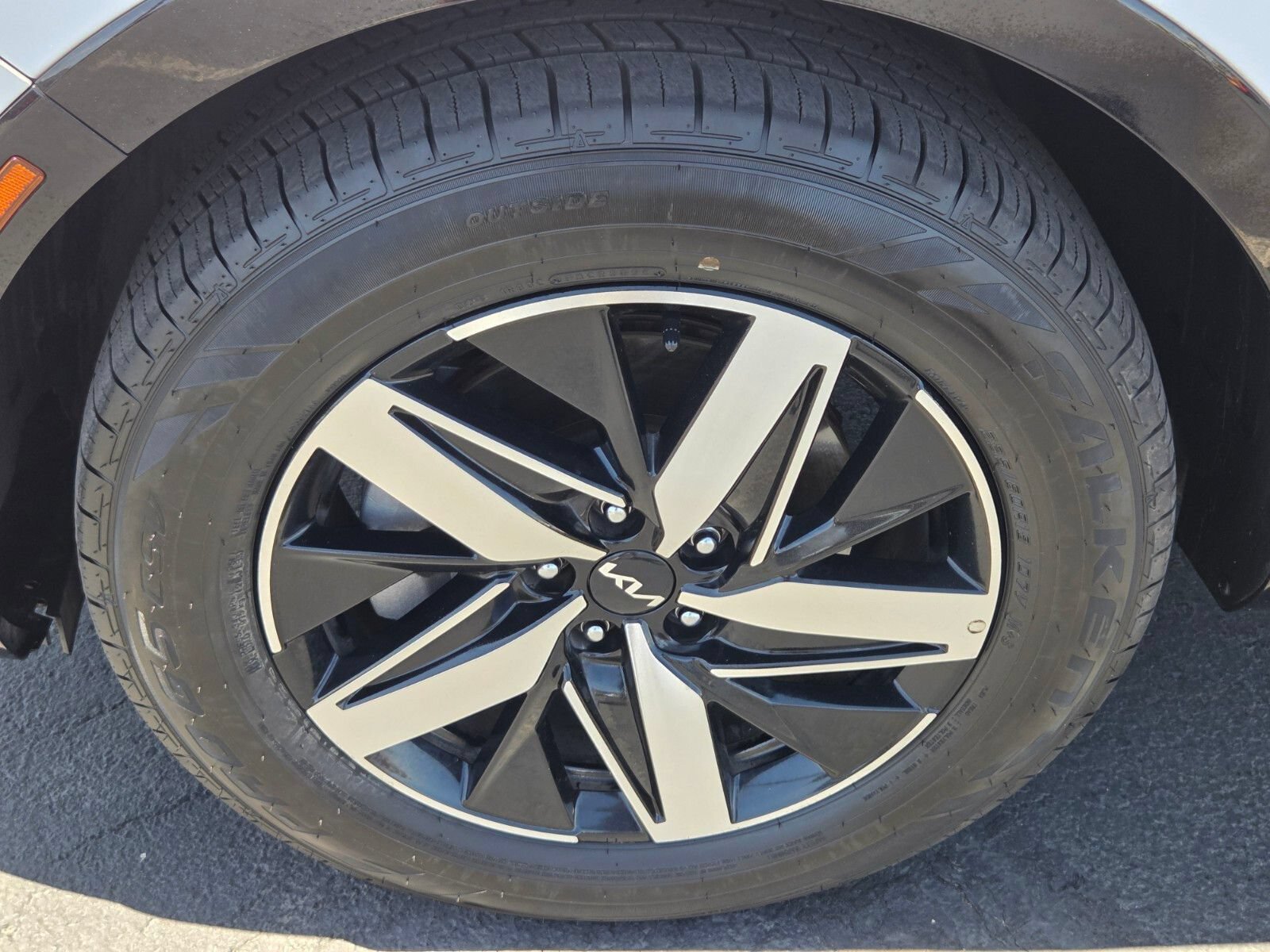 Used 2022 Kia Sorento S w/ Panoramic Sunroof Package FWD image 9