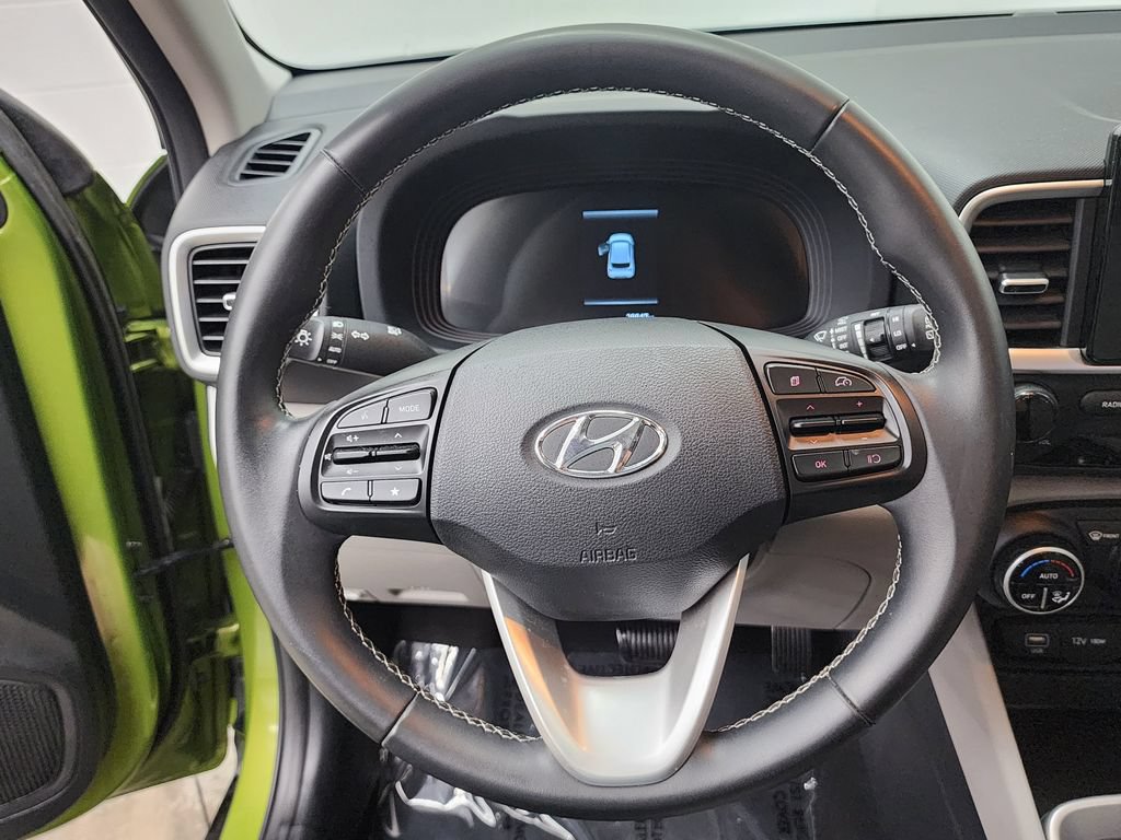 Used 2023 Hyundai Venue SEL w/ Cargo Package FWD image 13