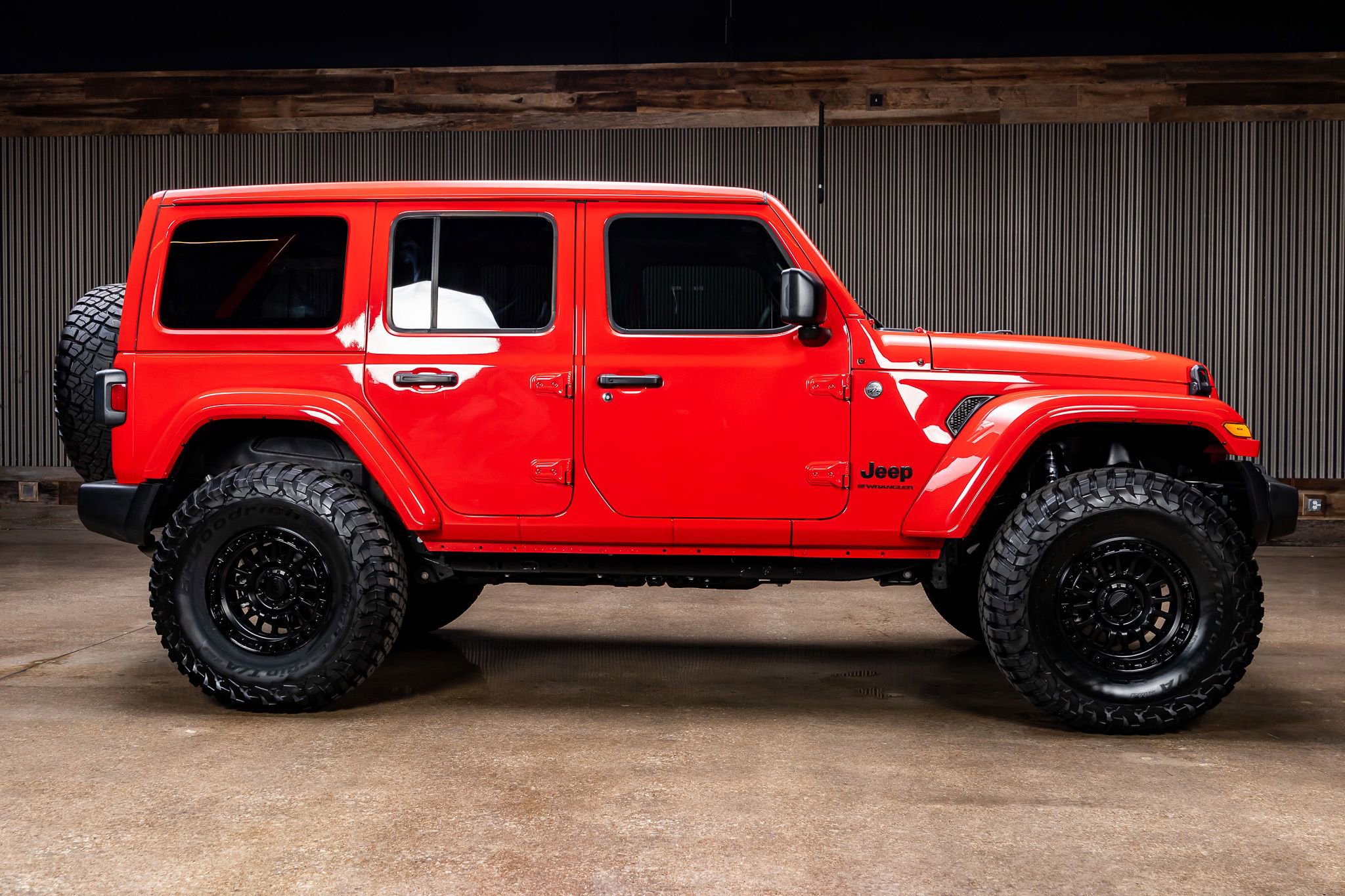 Used 2025 Jeep Wrangler Sport S image 11
