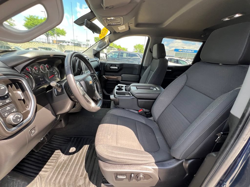 Used 2021 Chevrolet Silverado 1500 LT AWD/4WD image 19