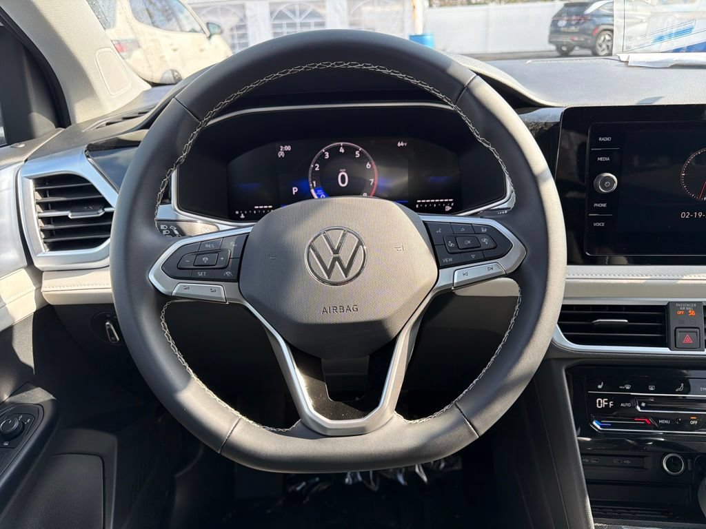 New 2026 Volkswagen Taos SE FWD image 16