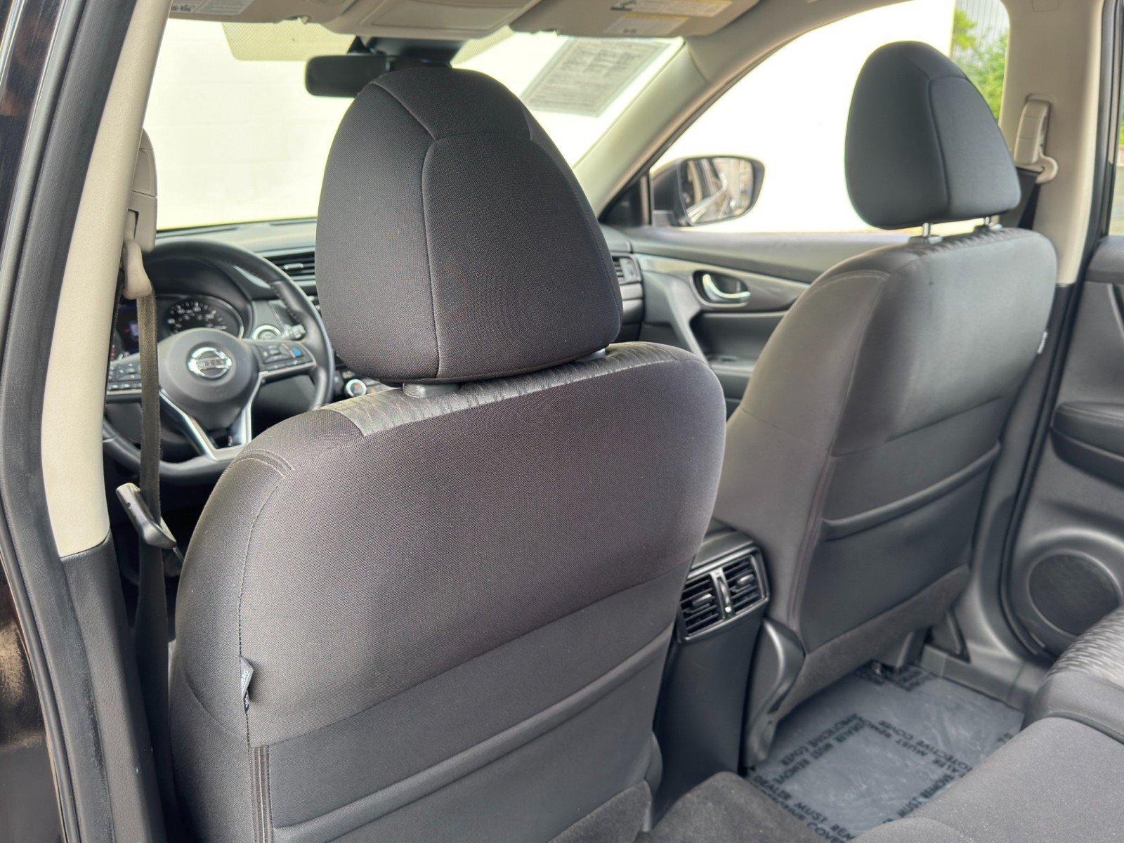 Used 2019 Nissan Rogue SV w/ Premium Package FWD image 31