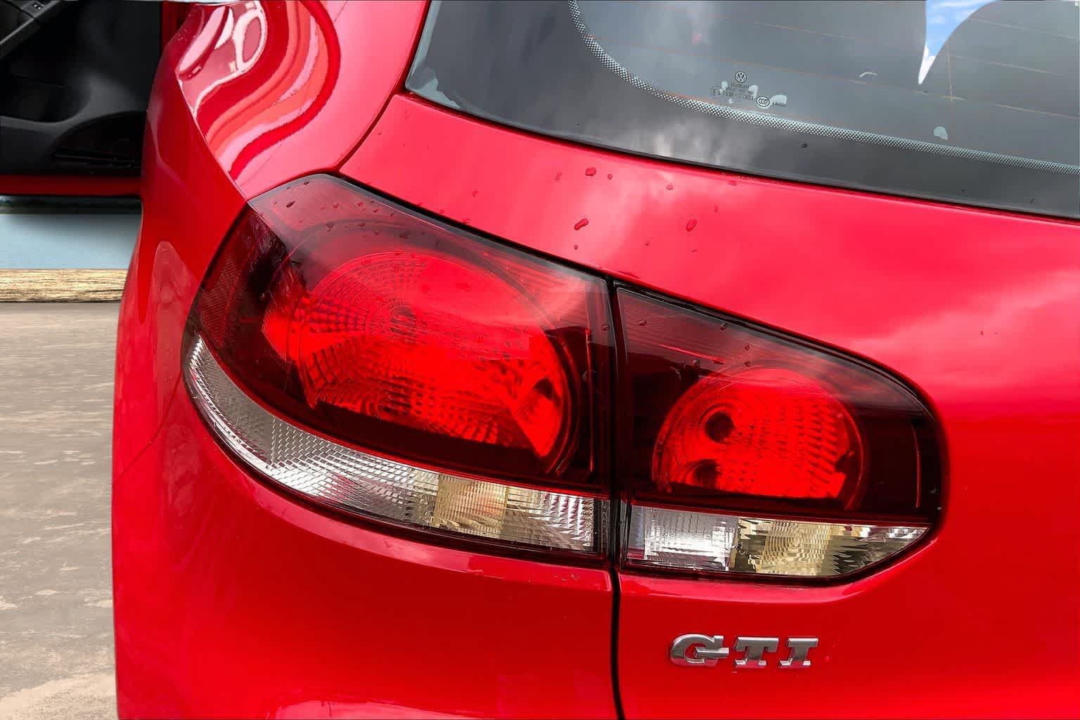 Used 2011 Volkswagen GTI 2-Door FWD image 27