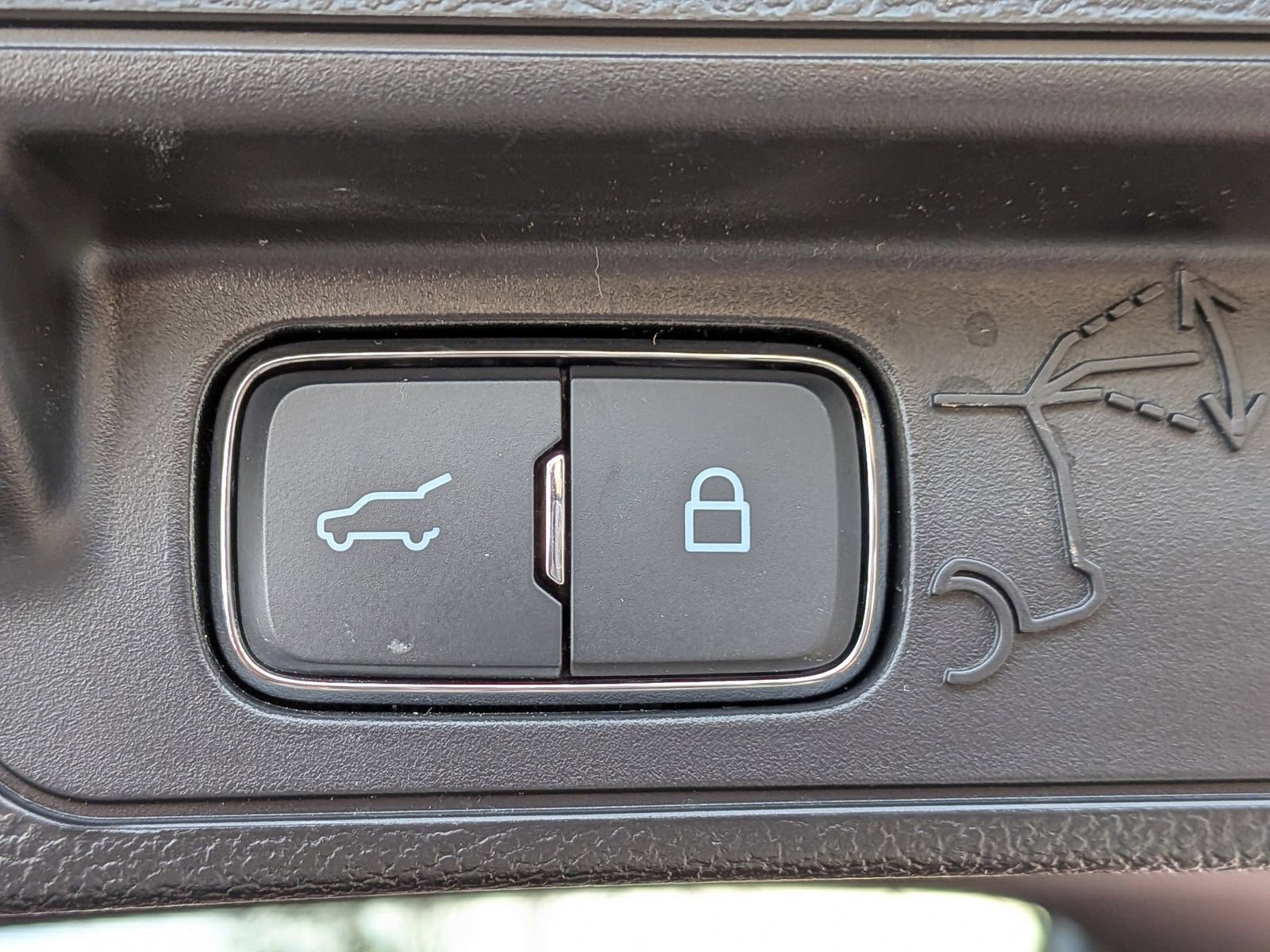 Certified 2023 Ford Explorer XLT w/ Equipment Group 202A image 15