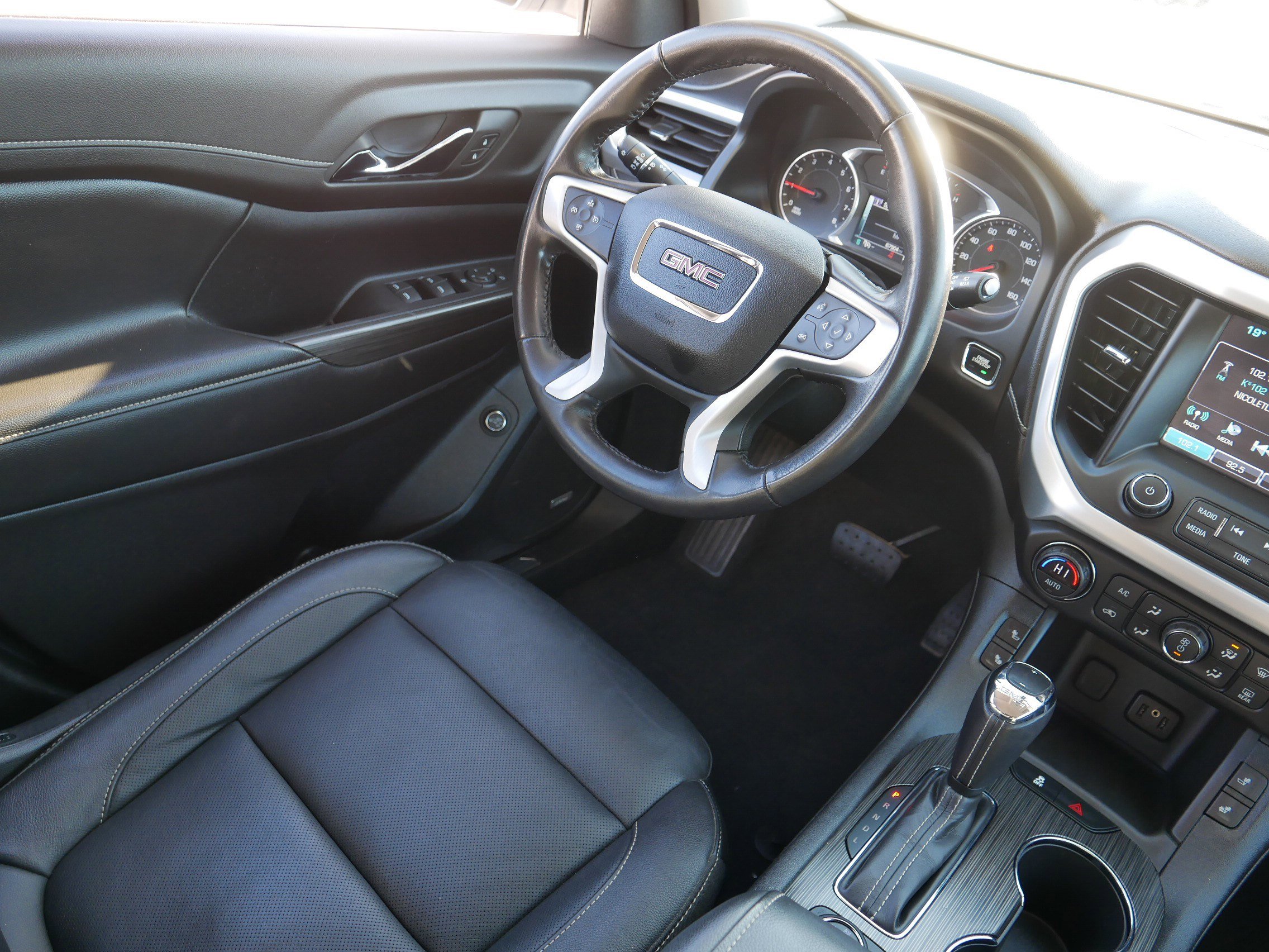 Used 2019 GMC Acadia SLT image 9