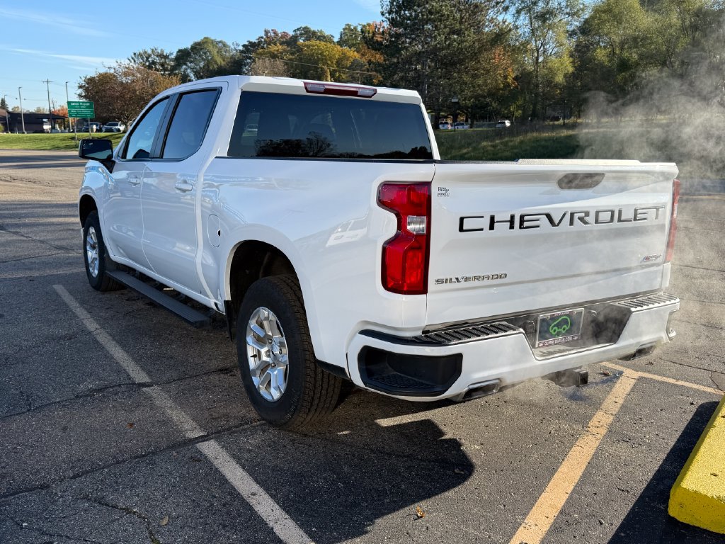 Certified 2022 Chevrolet Silverado 1500 RST w/ Z71 Off-Road Package AWD/4WD image 3