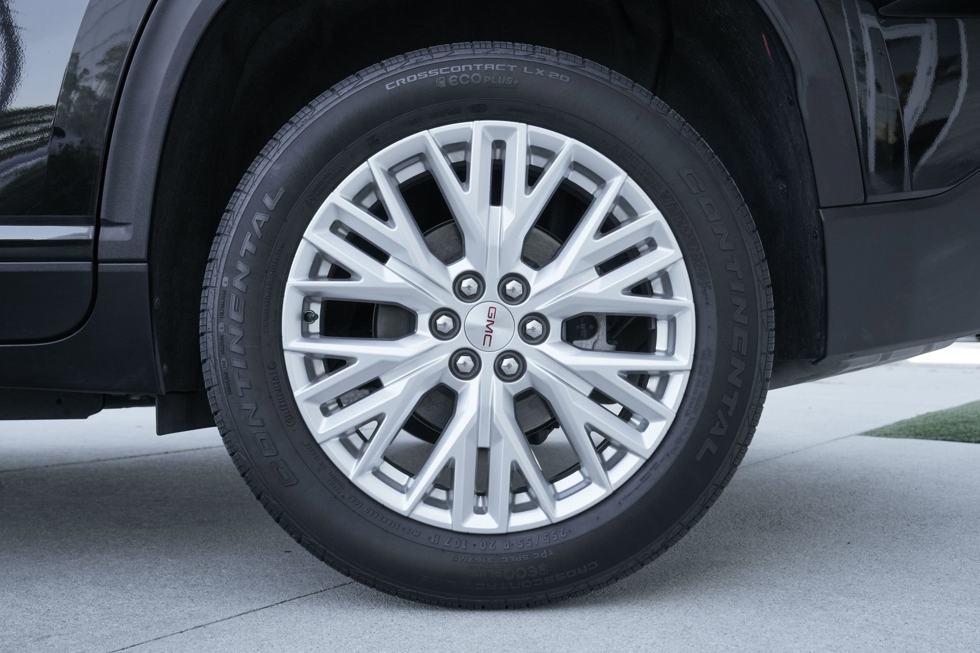 Used 2024 GMC Acadia Elevation image 30