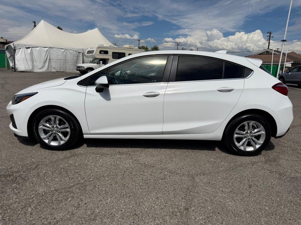 Used 2019 Chevrolet Cruze LT w/ Convenience Package FWD image 9
