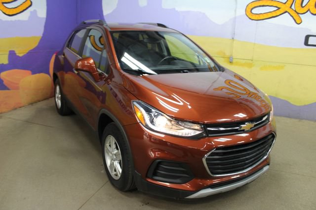 Used 2019 Chevrolet Trax LT w/ LT Convenience Package FWD image 2