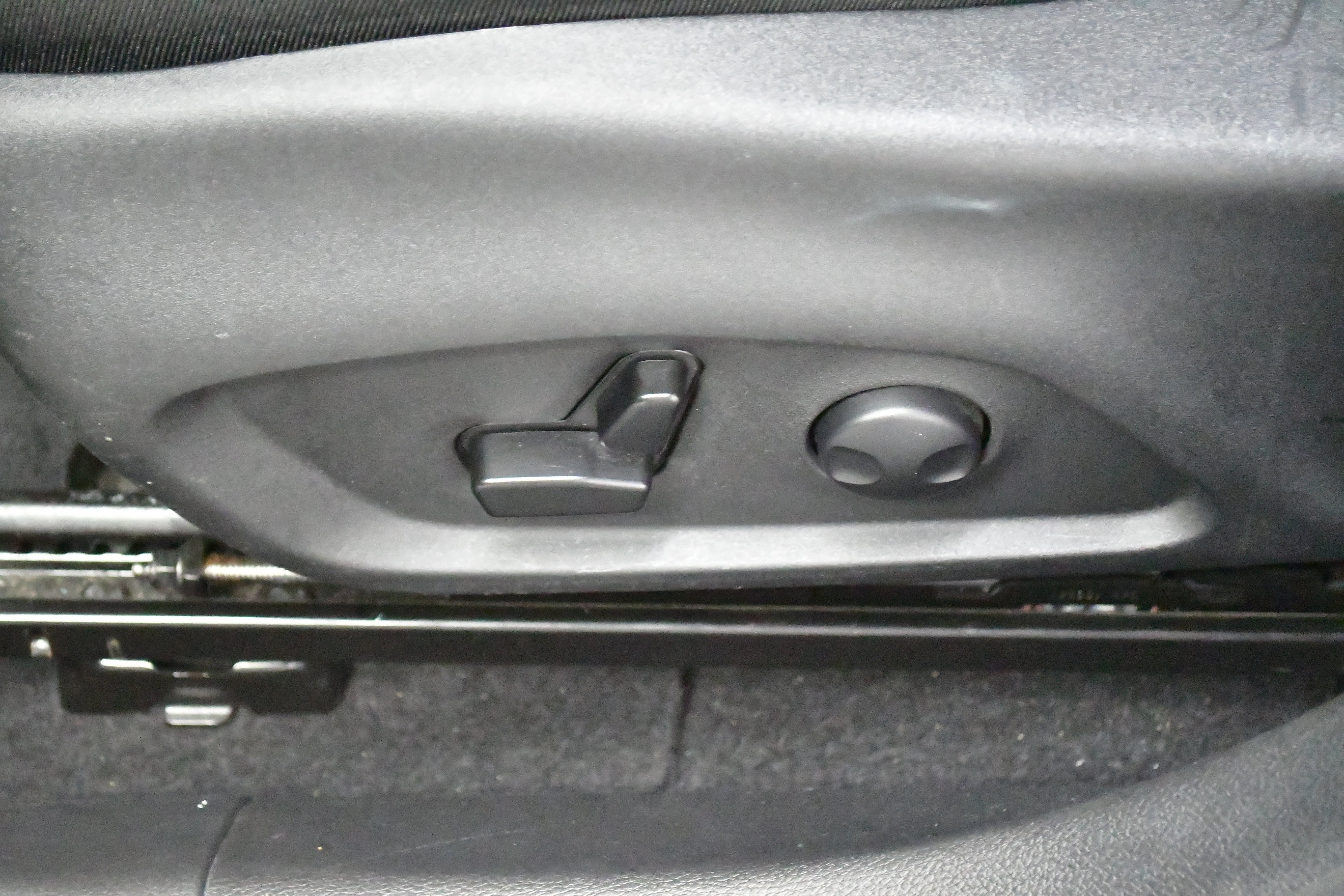 Used 2025 Jeep Compass Limited AWD/4WD image 13