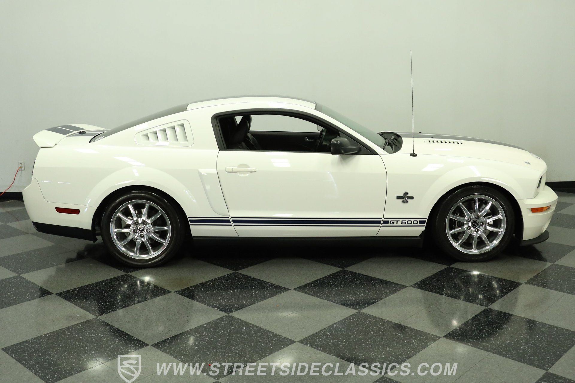 Used 2007 Ford Mustang Shelby GT500 RWD image 13