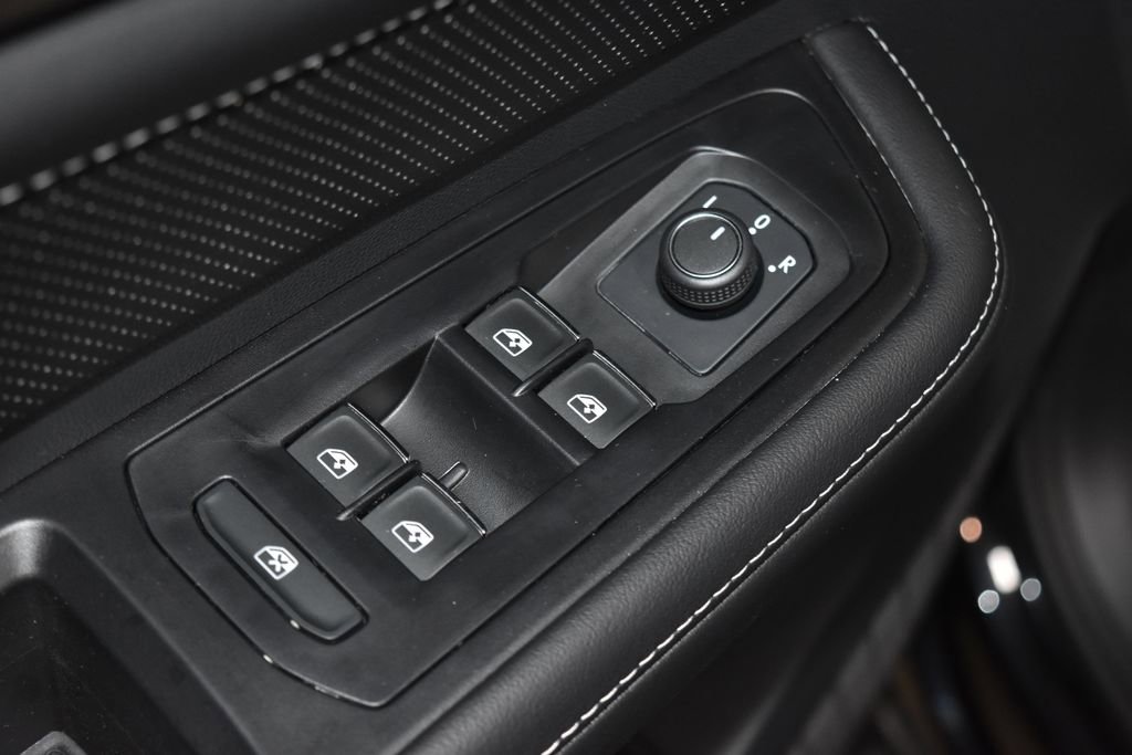 Used 2025 Volkswagen Atlas SE image 5