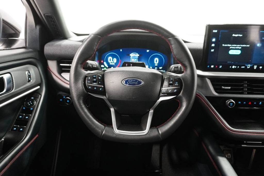 Used 2025 Ford Explorer ST-Line w/ ST-Line Street Pack image 16