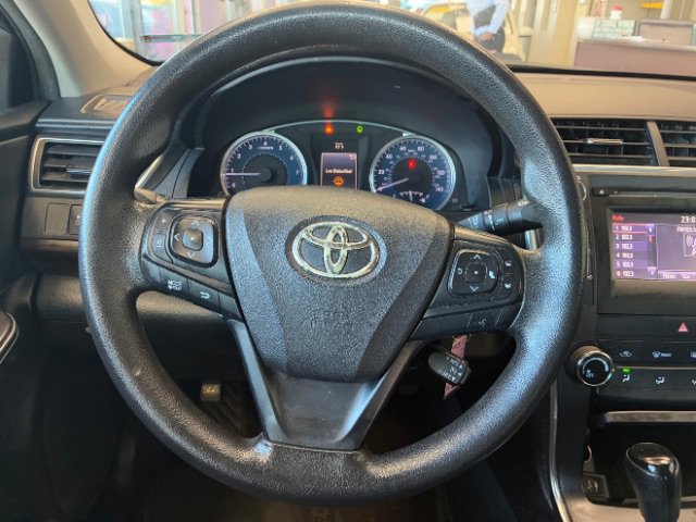 Used 2017 Toyota Camry LE image 3