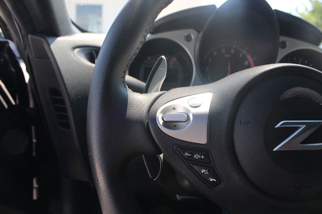 Used 2014 Nissan 370Z Touring RWD image 20