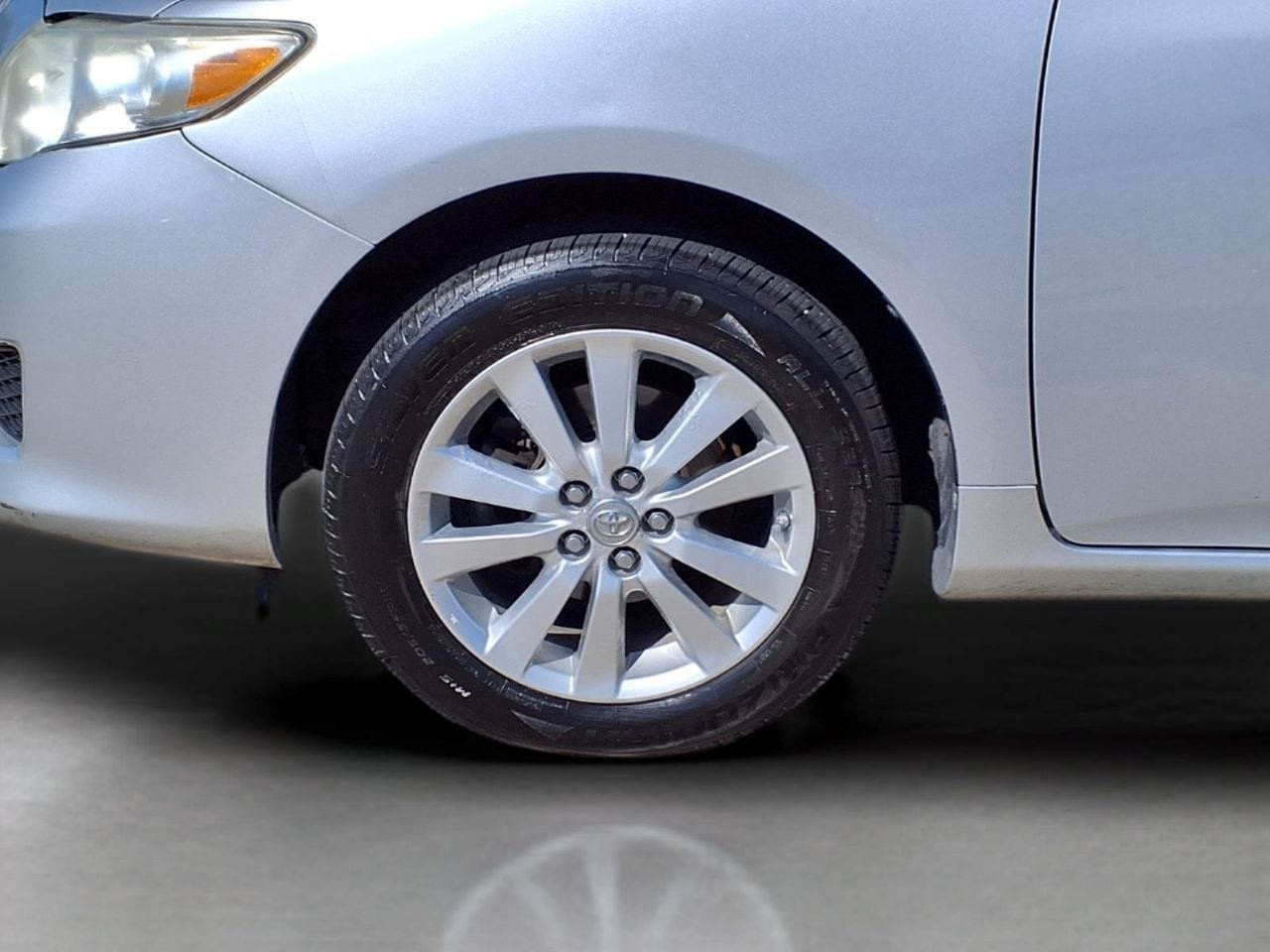 Used 2009 Toyota Corolla XLE w/ All Weather Guard Pkg FWD image 9